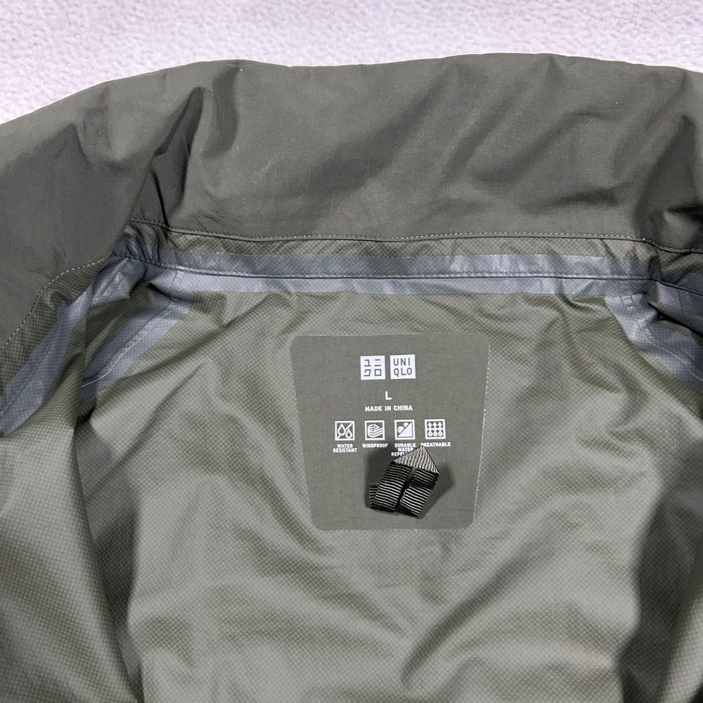 Uniqlo Blocktech Coat Mens Large Olive Green Rain Jacket Waterproof Windproof - Picture 2 of 7